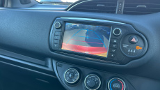 Toyota Yaris 1.33 VVT-i Design 5dr Petrol Hatchback